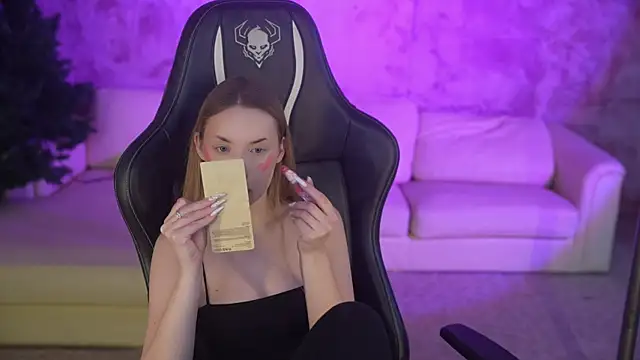 Linda054 online show from December 22, 2025, 2:01 am