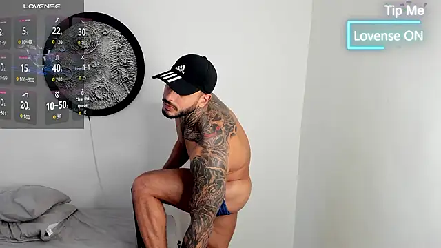 Snapshot of mike_belle chatting on March 4, 2026, 1:30 pm mike belle online show from March 4, 2026, 1:30 pm