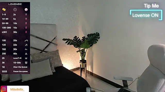 Snapshot of mike_belle chatting on January 31, 2025, 12:28 am mike belle online show from January 31, 2025, 12:28 am