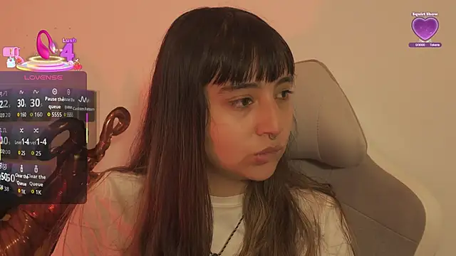 Snapshot of emitaa17228o chatting on October 13, 2025, 8:10 pm emitaa17228o online show from October 13, 2025, 8:10 pm