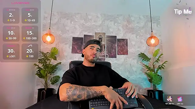 Snapshot of Nate_franco chatting on October 29, 2025, 4:00 am Nate franco online show from October 29, 2025, 4:00 am