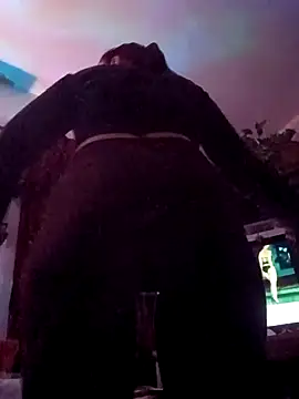 valleyoneofakind online show from October 24, 2025, 6:12 am