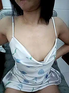 Snapshot of ___Erin___ chatting on October 14, 2025, 3:45 pm Erin online show from October 14, 2025, 3:45 pm