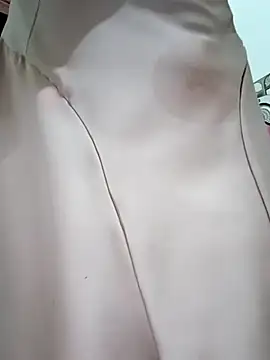 Snapshot of ___Erin___ chatting on November 17, 2025, 4:11 pm Erin online show from November 17, 2025, 4:11 pm