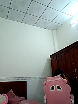    Erin    online show from April 4, 2026, 2:18 am