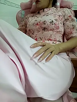 Snapshot of ___Erin___ chatting on October 8, 2025, 3:24 pm Erin online show from October 8, 2025, 3:24 pm