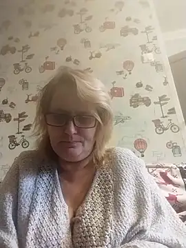 Forest-Lady online show from October 21, 2025, 8:14 am