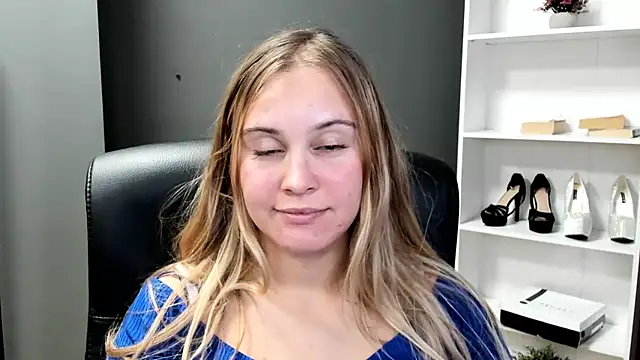 Snapshot of kitty_valeria chatting on July 22, 2026, 2:19 pm kitty valeria online show from July 22, 2026, 2:19 pm