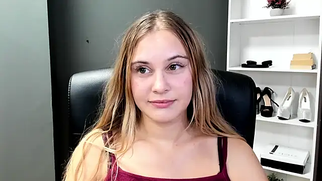 Snapshot of kitty_valeria chatting on July 9, 2026, 4:28 pm kitty valeria online show from July 9, 2026, 4:28 pm