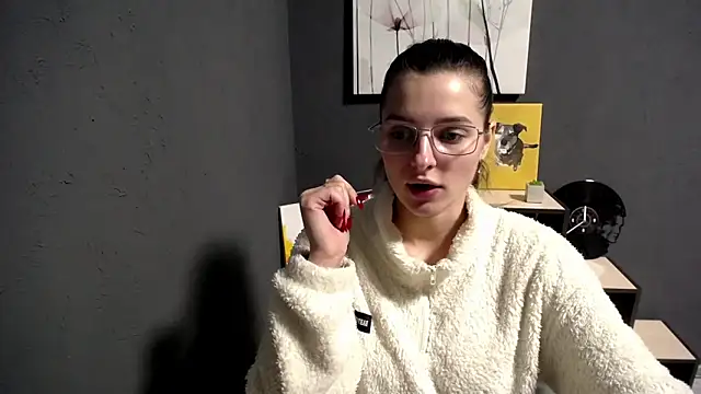 lady olivia  online show from January 6, 2026, 3:05 pm