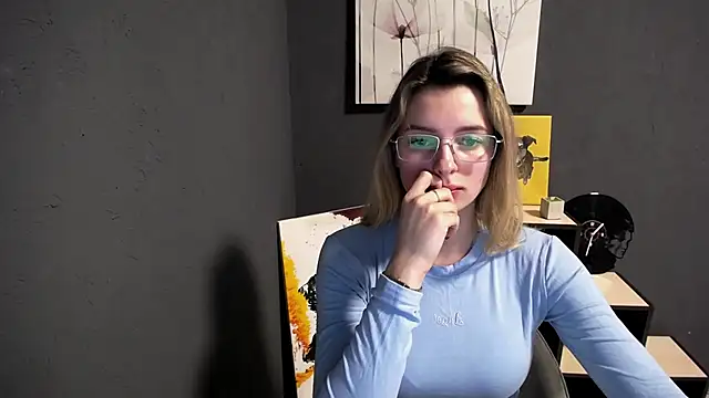 lady olivia  online show from March 7, 2026, 3:50 pm