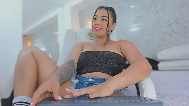 ximena case online show from October 3, 2025, 12:17 pm