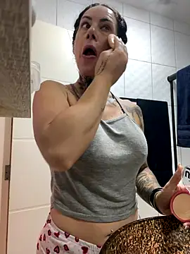 YasmimBrasil online show from November 1, 2025, 8:41 am