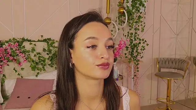 Snapshot of Lolly_Neal chatting on September 24, 2025, 5:03 am Lolly Neal online show from September 24, 2025, 5:03 am