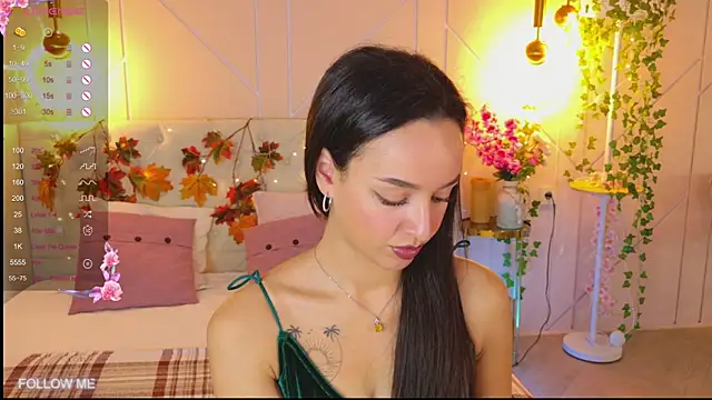 Snapshot of Lolly_Neal chatting on November 7, 2025, 5:01 am Lolly Neal online show from November 7, 2025, 5:01 am