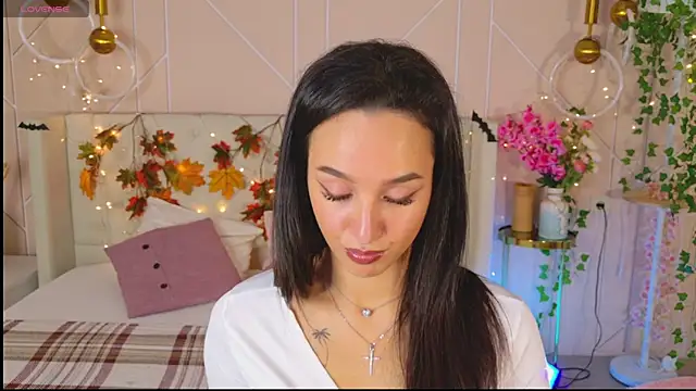 Snapshot of Lolly_Neal chatting on November 8, 2025, 5:00 am Lolly Neal online show from November 8, 2025, 5:00 am