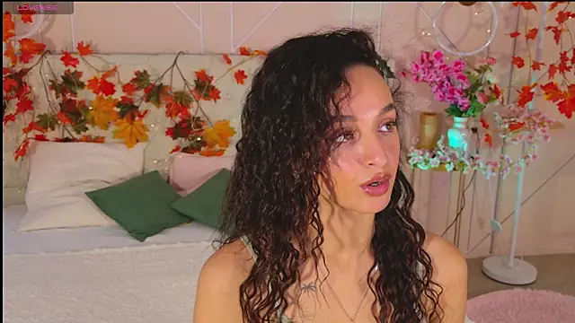 Snapshot of Lolly_Neal chatting on November 26, 2025, 4:56 am Lolly Neal online show from November 26, 2025, 4:56 am