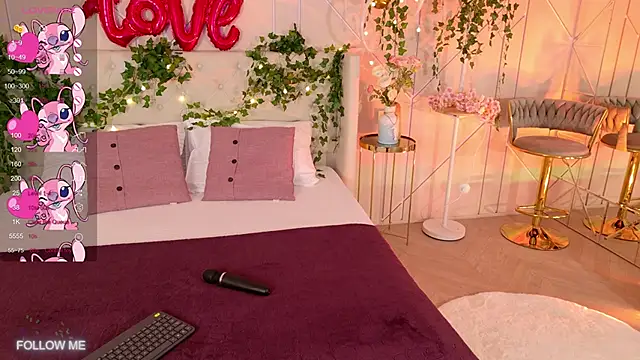 Snapshot of Lolly_Neal chatting on March 6, 2025, 5:46 am Lolly Neal online show from March 6, 2025, 5:46 am