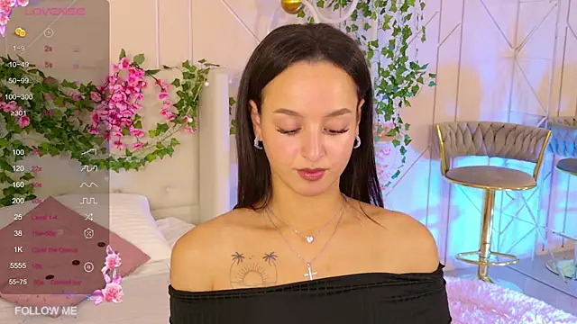 Snapshot of Lolly_Neal chatting on September 12, 2025, 5:07 am Lolly Neal online show from September 12, 2025, 5:07 am