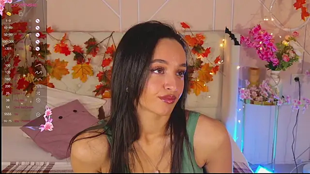 Snapshot of Lolly_Neal chatting on November 10, 2025, 5:01 am Lolly Neal online show from November 10, 2025, 5:01 am