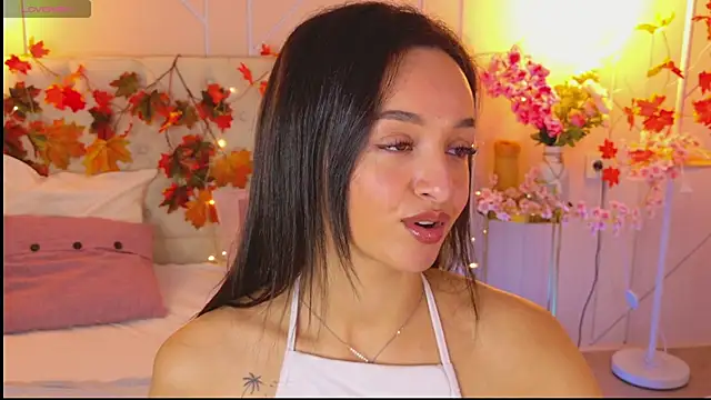 Snapshot of Lolly_Neal chatting on November 13, 2025, 5:00 am Lolly Neal online show from November 13, 2025, 5:00 am