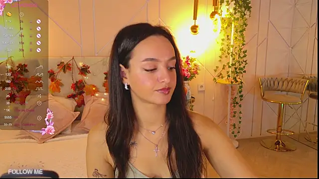 Snapshot of Lolly_Neal chatting on October 30, 2025, 4:55 am Lolly Neal online show from October 30, 2025, 4:55 am