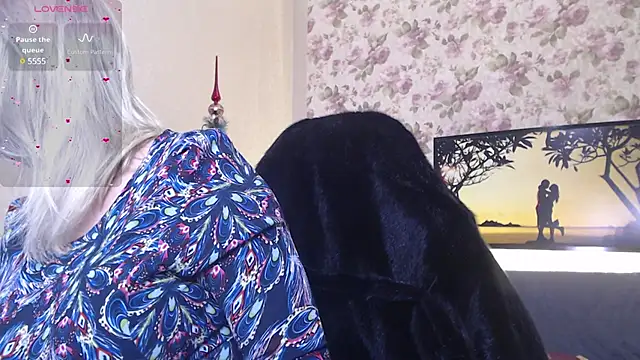 Snapshot of AliciaLaska chatting on December 17, 2024, 5:04 pm AliciaLaska online show from December 17, 2024, 5:04 pm