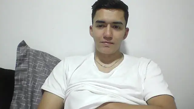 Snapshot of Estebitan_vm chatting on November 19, 2025, 6:02 am Estebitan vm online show from November 19, 2025, 6:02 am