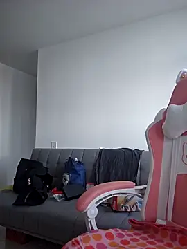 azumiichan online show from October 18, 2025, 1:24 pm