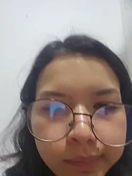 Snapshot of azumiichan chatting on June 4, 2026, 5:39 pm azumiichan online show from June 4, 2026, 5:39 pm