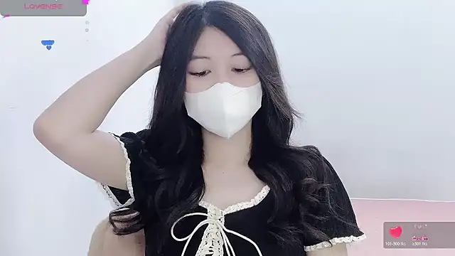 tanhxiu online show from October 25, 2025, 2:07 pm