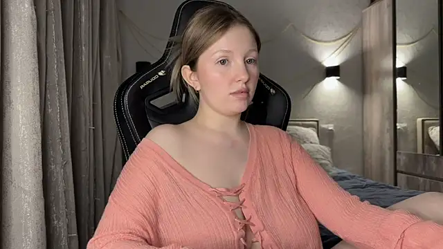 Snapshot of x_ivy_x chatting on January 8, 2025, 3:39 pm x ivy x online show from January 8, 2025, 3:39 pm