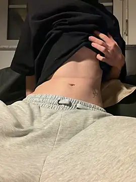 Snapshot of xxtwinkxxx chatting on February 22, 2026, 6:31 pm xxtwinkxxx online show from February 22, 2026, 6:31 pm