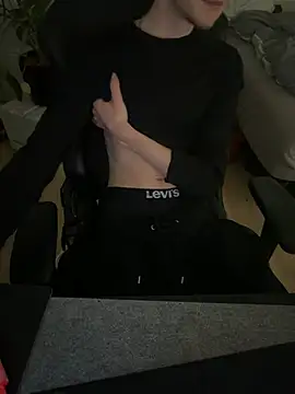 Snapshot of xxtwinkxxx chatting on February 17, 2026, 11:29 am xxtwinkxxx online show from February 17, 2026, 11:29 am