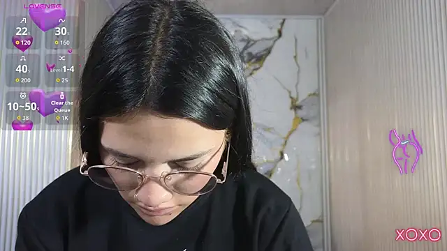 Snapshot of Chiara_tay chatting on April 14, 2026, 8:25 pm Chiara tay online show from April 14, 2026, 8:25 pm
