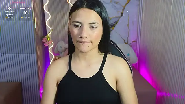 Snapshot of Chiara_tay chatting on April 15, 2026, 7:29 pm Chiara tay online show from April 15, 2026, 7:29 pm