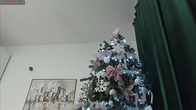 Snapshot of zoey_marie chatting on December 16, 2025, 2:32 pm zoey marie online show from December 16, 2025, 2:32 pm