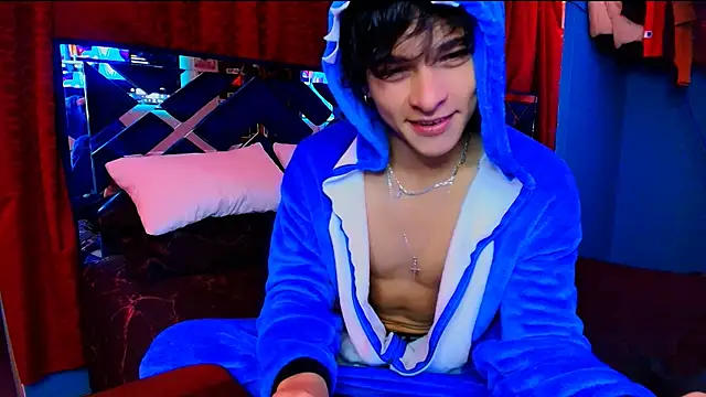 Luke Howland online show from January 12, 2026, 1:12 am