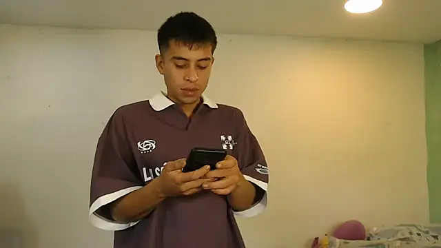 danielitopapuu online show from May 15, 2026, 2:59 pm