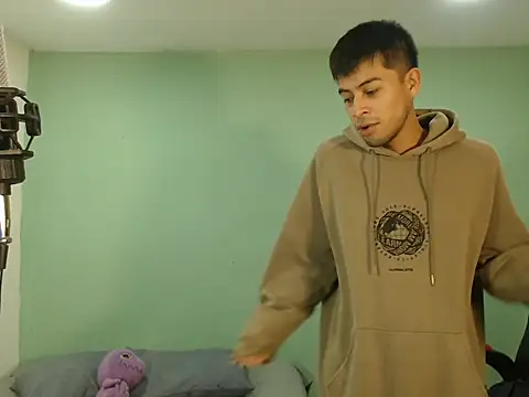 danielitopapuu online show from November 28, 2025, 10:48 am