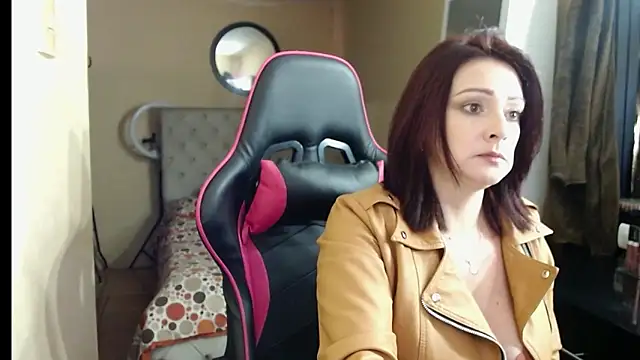 Snapshot of Carol_Scottt chatting on October 31, 2025, 5:31 pm Carol Scottt online show from October 31, 2025, 5:31 pm