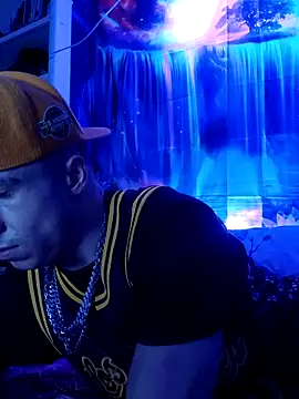 Snapshot of --D-a-D-D-y- chatting on April 9, 2026, 9:15 am --D-a-D-D-y- online show from April 9, 2026, 9:15 am