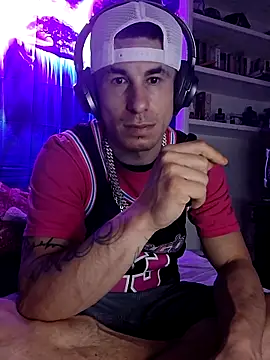 Snapshot of --D-a-D-D-y- chatting on April 10, 2026, 1:56 am --D-a-D-D-y- online show from April 10, 2026, 1:56 am