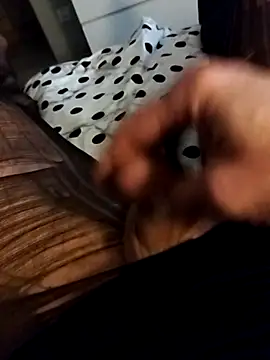 Snapshot of McdyllanXX chatting on October 17, 2025, 10:22 pm McdyllanXX online show from October 17, 2025, 10:22 pm