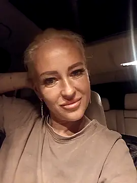 blonda-sexy online show from November 2, 2025, 5:29 pm