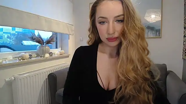 Snapshot of JulietteDiamond chatting on November 16, 2025, 2:11 pm JulietteDiamond online show from November 16, 2025, 2:11 pm