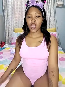 Snapshot of charmainexxx chatting on February 7, 2025, 8:33 am charmainexxx online show from February 7, 2025, 8:33 am