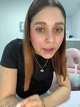 Snapshot of SophiaLaurens chatting on February 25, 2025, 9:15 pm SophiaLaurens online show from February 25, 2025, 9:15 pm
