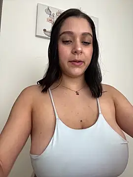 Snapshot of SophiaLaurens chatting on February 7, 2026, 8:50 pm SophiaLaurens online show from February 7, 2026, 8:50 pm