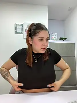 Snapshot of SophiaLaurens chatting on March 15, 2025, 10:00 pm SophiaLaurens online show from March 15, 2025, 10:00 pm